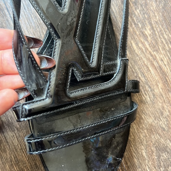 Louis Vuitton Revival Patent Leather LV Logo Sandals Flats 39 9 8.5 - Picture 4 of 10